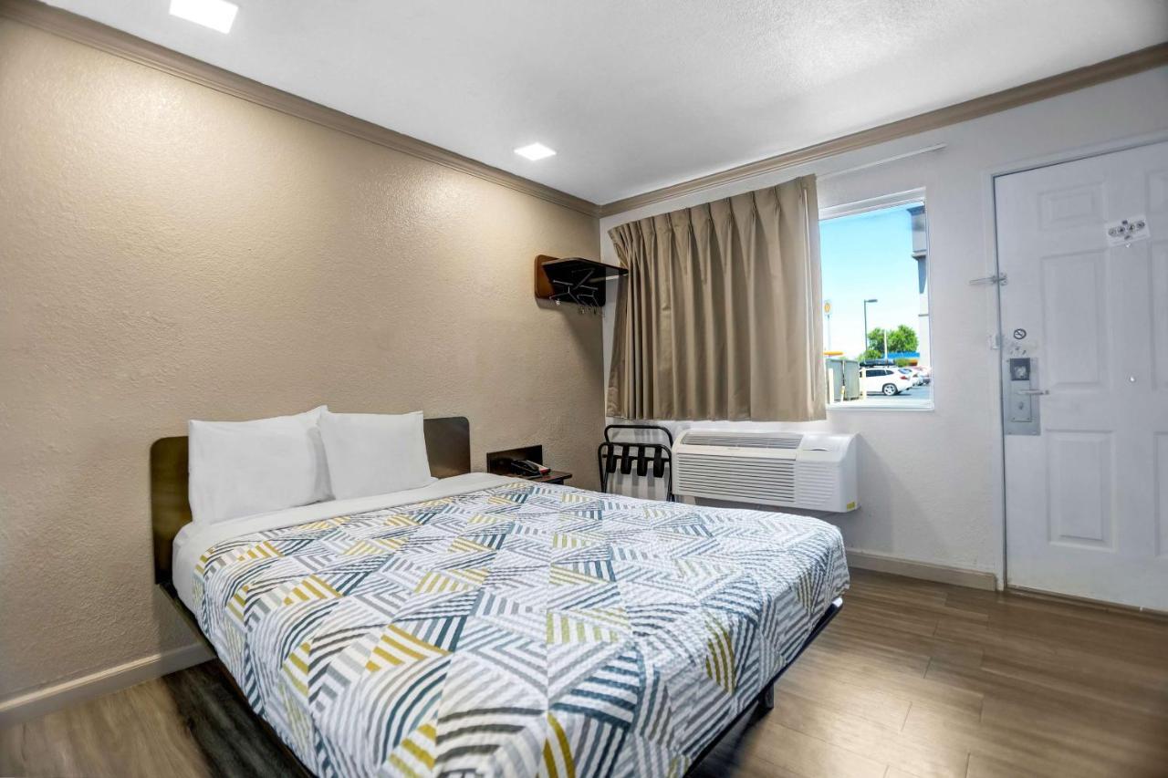 Motel 6-Red Bluff, Ca Buitenkant foto